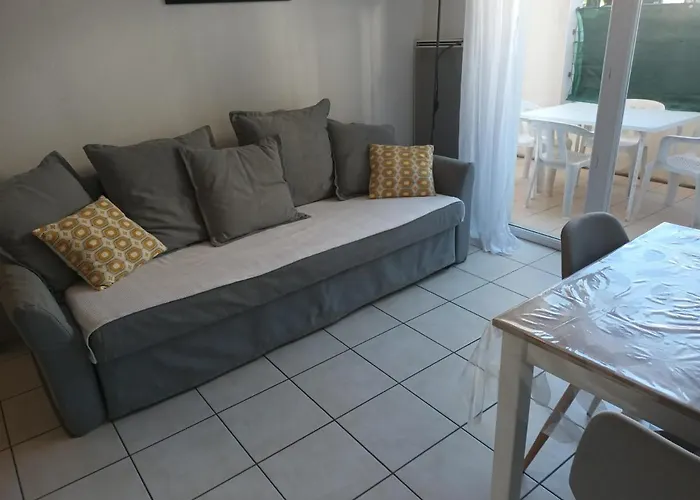 Calme T2 Avec Terrasse A Hendaye, Proche Plage - Fr-1-239-780