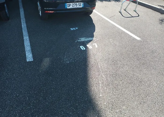 Calme T2 Avec Terrasse A Hendaye, Proche Plage - Fr-1-239-780