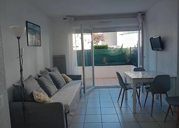 Calme T2 Avec Terrasse A Hendaye, Proche Plage - Fr-1-239-780