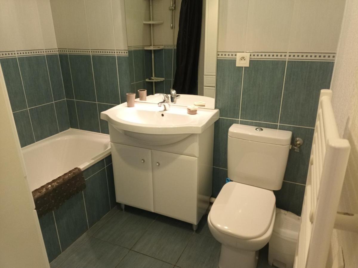 Calme T2 Avec Terrasse A Hendaye, Proche - Fr-1-239-780